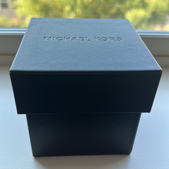 Michael Kors | MK-5057 Ritz Women’s Chronograph Two-Tone Watch | Silver/Gold - Picture 5 of 8